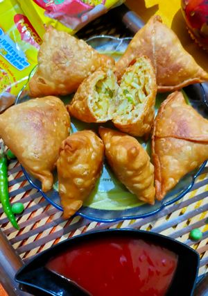 ম্যাগি স্টাফড সিঙ্গারা (Maggi stuffed singara recipe in Bengali) রেসিপির প্রধান ছবি