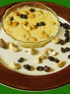 பாதாம் பால் அடை ப்றதமன்(paal adai prathaman recipe in tamil) செய்முறை முக்கிய புகைப்படம்