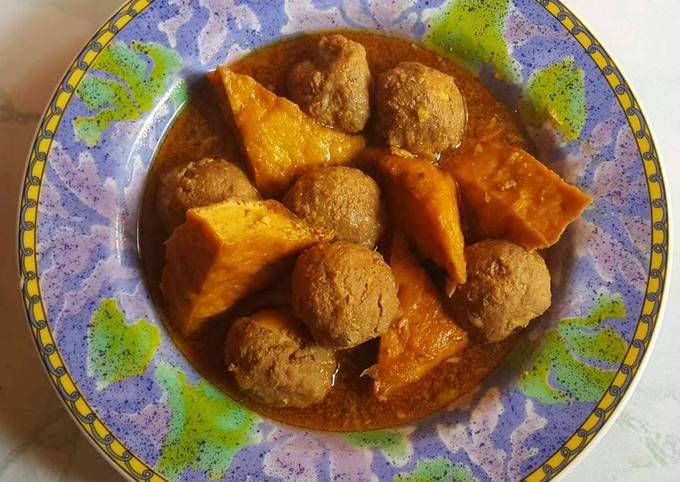 Semur Bola Daging Isi Telur Puyuh