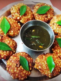 साबूदाना वड़ा (Sabudana vada recipe in Hindi) रेसिपी मुख्य फोटो