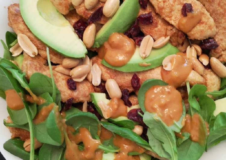 Chicken salad with peanut sauce