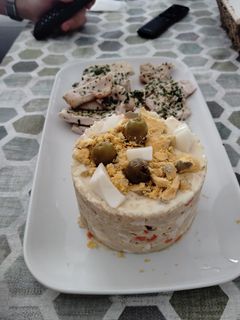 Una foto de Tapa de ensaladilla de gambas para 2