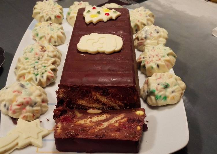 Turrón de chocolate con galletas y frutos