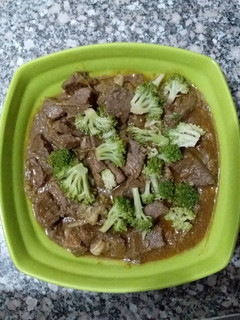Una foto de Carne de res con brócoli