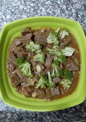Una foto de Carne de res con brócoli