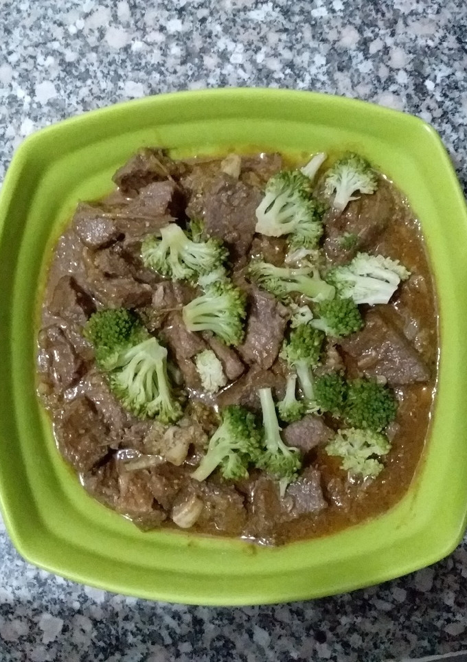 Una foto de Carne de res con brócoli