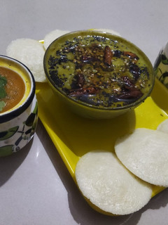 રવા ઈડલી (Rava Idli Recipe In Gujarati) રેસીપી મુખ્ય ફોટો