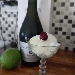 Una foto de Helado de limón al agua