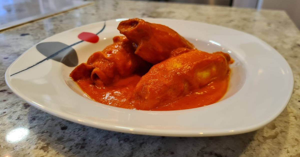 Rollitos De Pollo Y Jamón En Salsa De Pimientos Del Piquillo Receta De ...