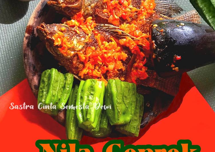 makanan Nila Geprek (Lalapan Oyong Kukus) yang Menggugah Selera
