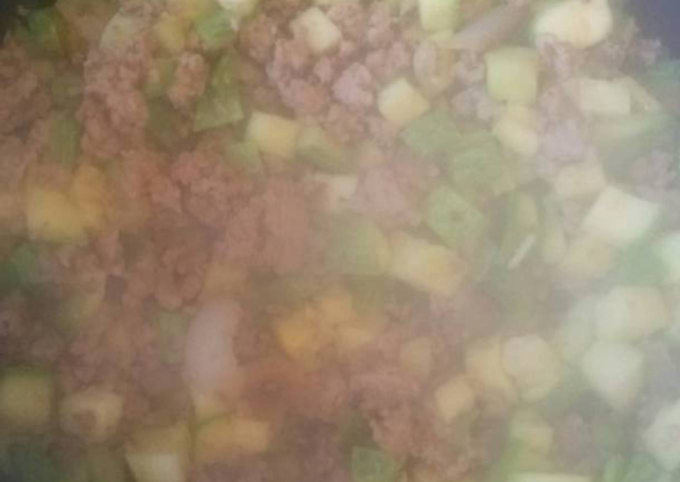 Carne molida con calabazas picadas