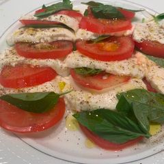A picture of Tomatoes & mozzarella salad.