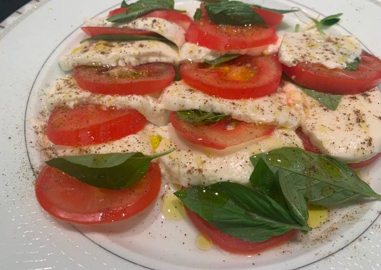 Recipe of Ultimate Tomatoes &amp; mozzarella salad