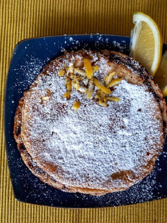 Una foto de Panqueques de limón sin harina🥞🍋