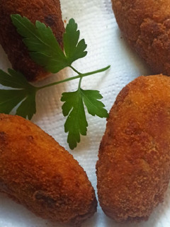 Una foto de Croquetón de jamón asado