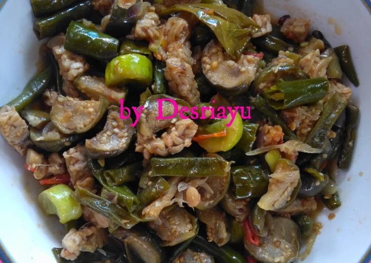 Bagaimana Menyiapkan Oseng Terong Campur-Campur yang Menggugah Selera