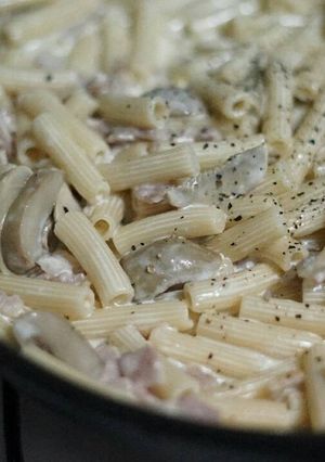 A picture of Ham and Mushroom Cream sauce.