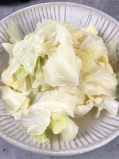 蒜味爽脆高麗菜/水油炒2分鐘上菜 的食譜成品照片
