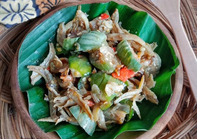 Cara membuat Tumis Terong Hijau + Teri Cara membuat Tumis Terong Hijau + Teri