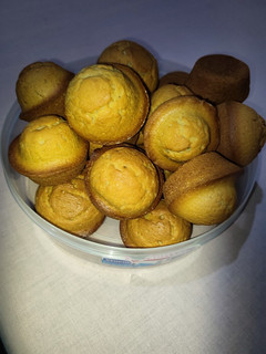 A picture of Best ever vanilla cupcakes 😋.