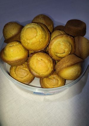 A picture of Best ever vanilla cupcakes 😋.