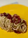 Spaghetti crema (senza lattosio) di noci, speck e guanciale