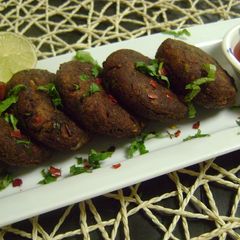 A picture of Horse Gram Tikki.