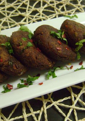 A picture of Horse Gram Tikki.