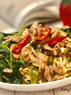 「一道菜變一餐系列」沙茶牛肉炒麵 的食譜成品照片