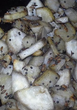 A picture of Vazhakkai jeera fry.