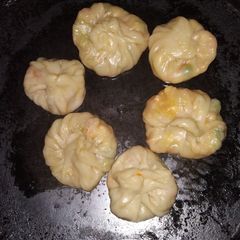A picture of Veg momos.