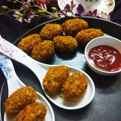 A picture of Daliya Raw Banana Crispies.