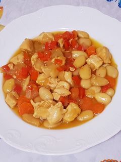Una foto de Pollo con almendras
