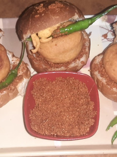 वड़ा पाव (Vada pav recipe in hindi) रेसिपी मुख्य फोटो