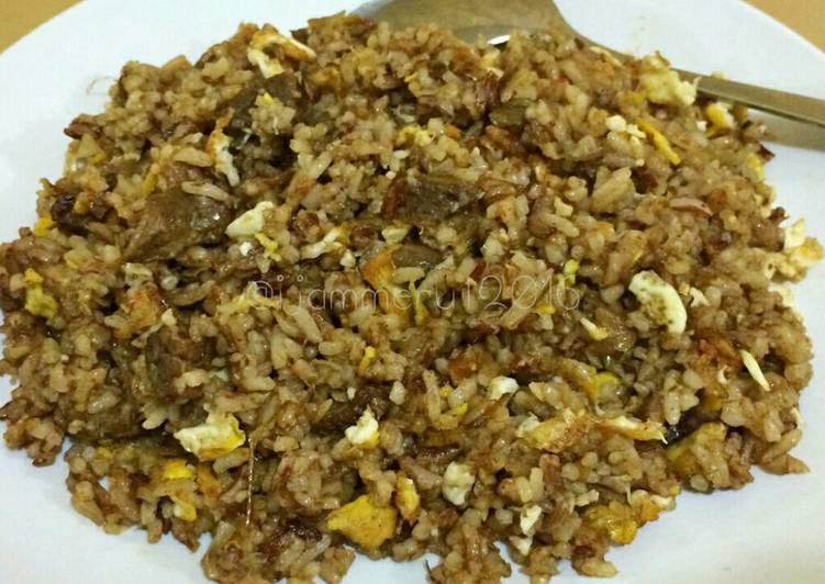 Cara Gampang Menyiapkan Nasi Goreng Rendang Pedas yang Menggugah Selera