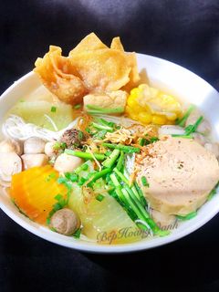 Hình của món Bún Gạo Thập Cẩm Chay.