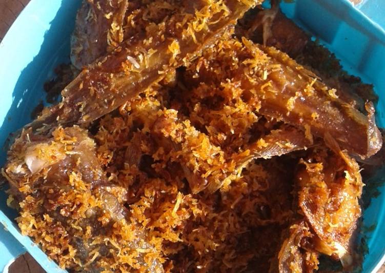 Langkah Mudah untuk Membuat Lele Goreng Serundeng / Lele Goreng Kelapa yang Bisa Manjain Lidah