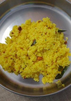 A picture of Lemon Rice with Roasted Peanuts.