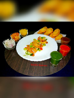 જામનગર ઘૂઘરા (Jamnag Ghughra Recipe In Gujarati) રેસીપી મુખ્ય ફોટો