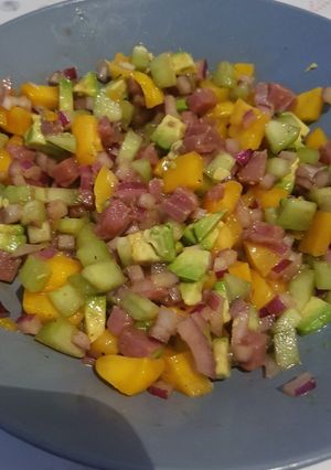 Una foto de Ceviche de atún Fresco con Mango