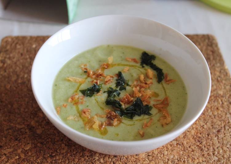 Sopa fría de pepino y aguacate