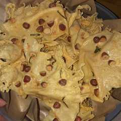 รูปของ Peyek kacang renyah tahan lama