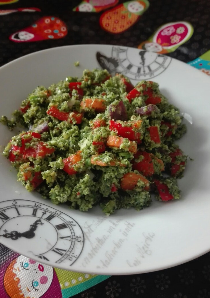 Una foto de Migas de brócoli con verduras