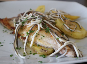Foto principal de Besugo al horno con patatas
