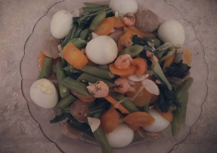 Capcay campur telur puyuh,udang dan bakso, yummi