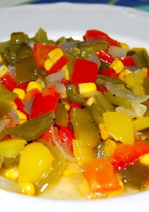 Una foto de Verduras en su jugo