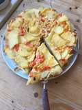 Tortilla mit Mais, Paprika und Tomaten