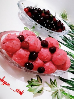 عکسی از دستور بستنی آلبالویی خونگی 😋😍