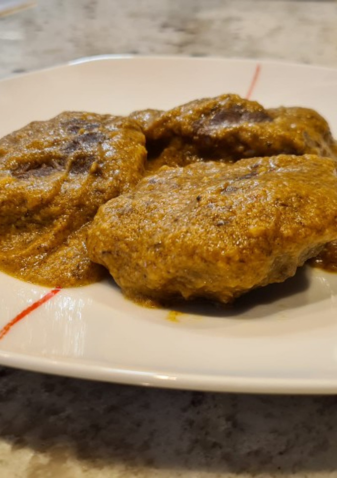 Una foto de Carrilleras ibéricas en salsa de setas a la mostaza