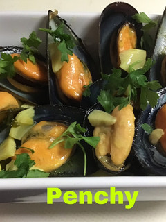 Una foto de Mejillones al vapor con Curry